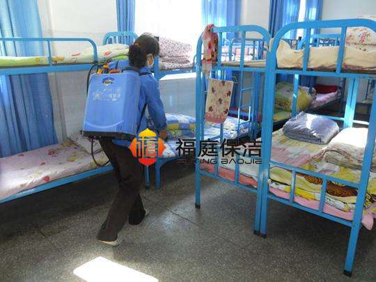 上海學(xué)校保潔公司 上海學(xué)校保潔公司